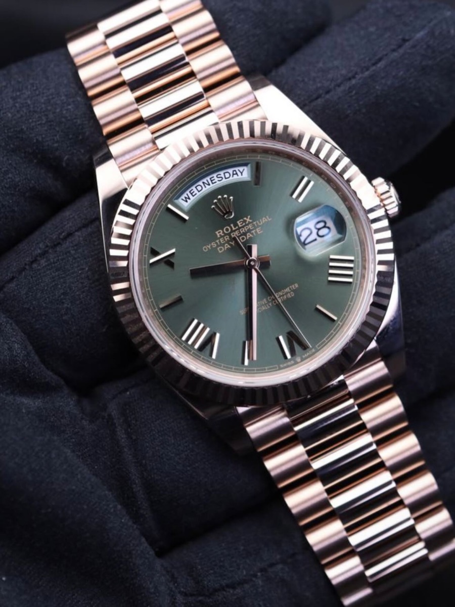 Rolex Day-Date 40 228235 Everose Gold
